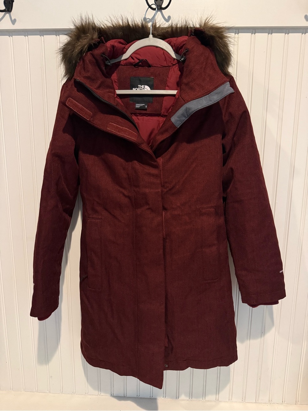 The North Face Insulated Arctic Parka in Cordovan Heather (deep red/burgundy)